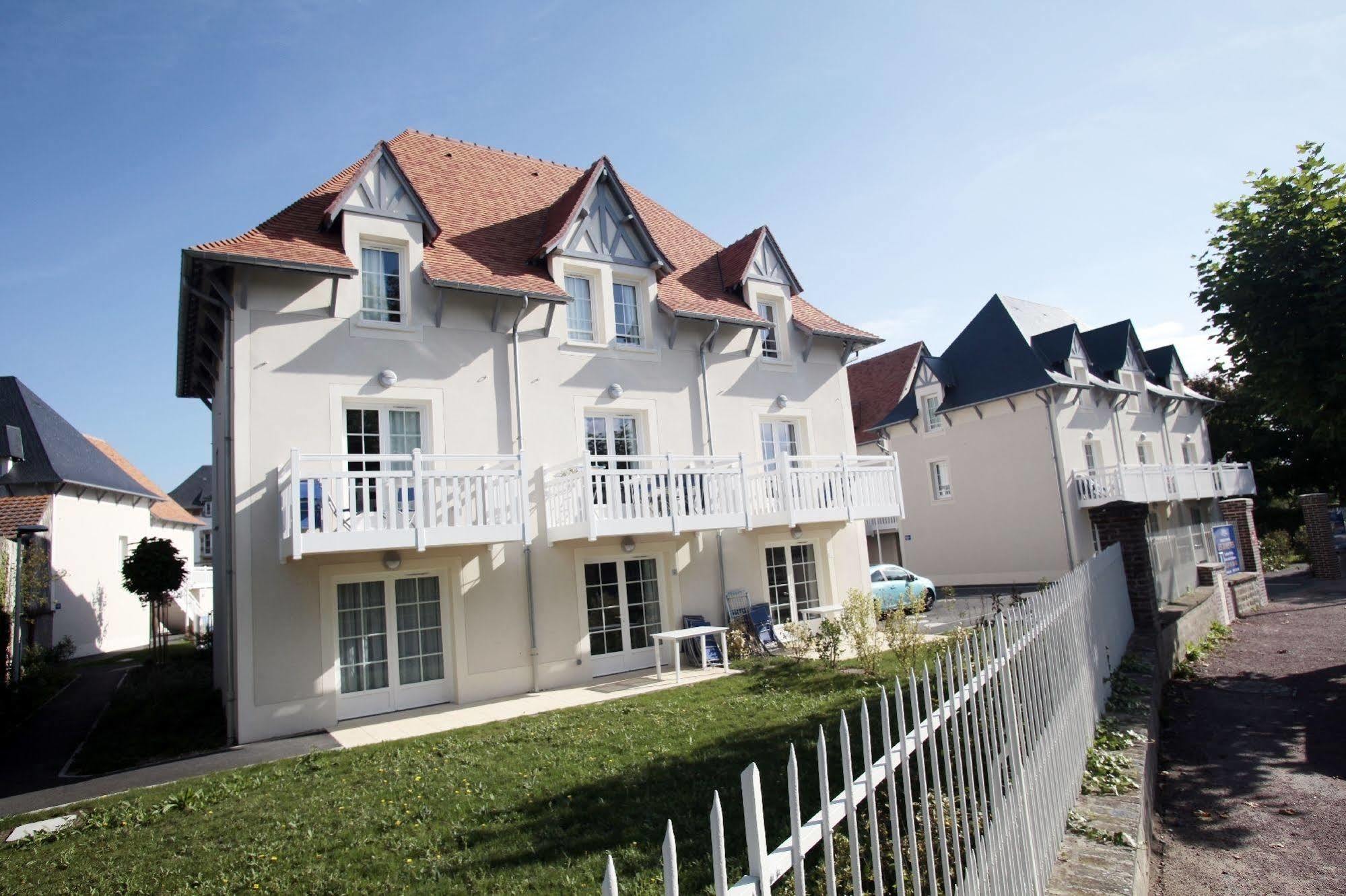 Residence Odalys Le Domaine Des Dunettes Cabourg Exteriör bild