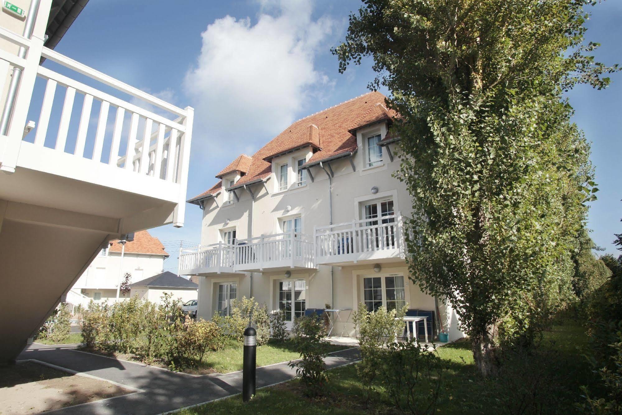 Residence Odalys Le Domaine Des Dunettes Cabourg Exteriör bild